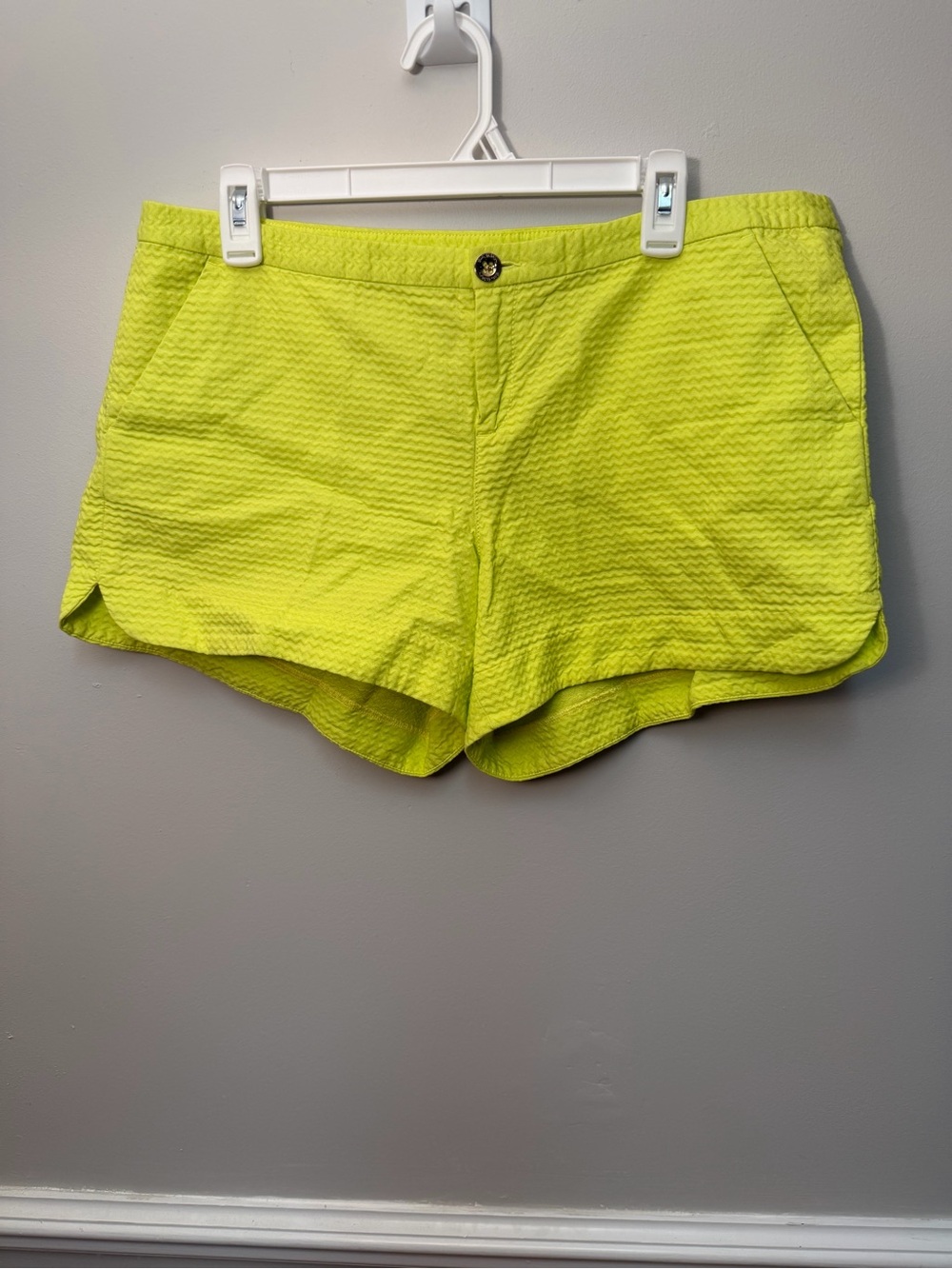 Lilly Pulitzer Womens Shorts Size 12 Lime Green Textured Cotton Preppy - Picture 3 of 9